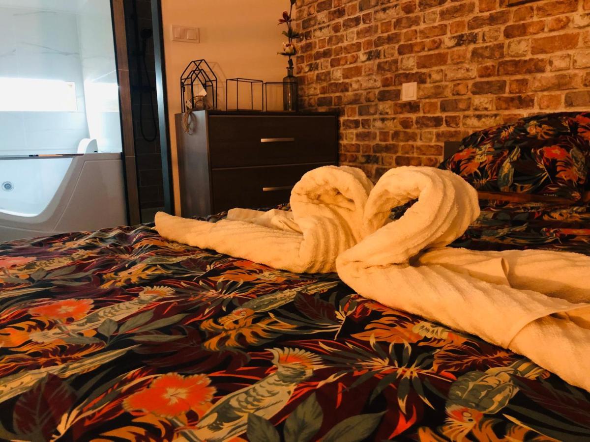 Love Loft Spa Ambronay Dış mekan fotoğraf