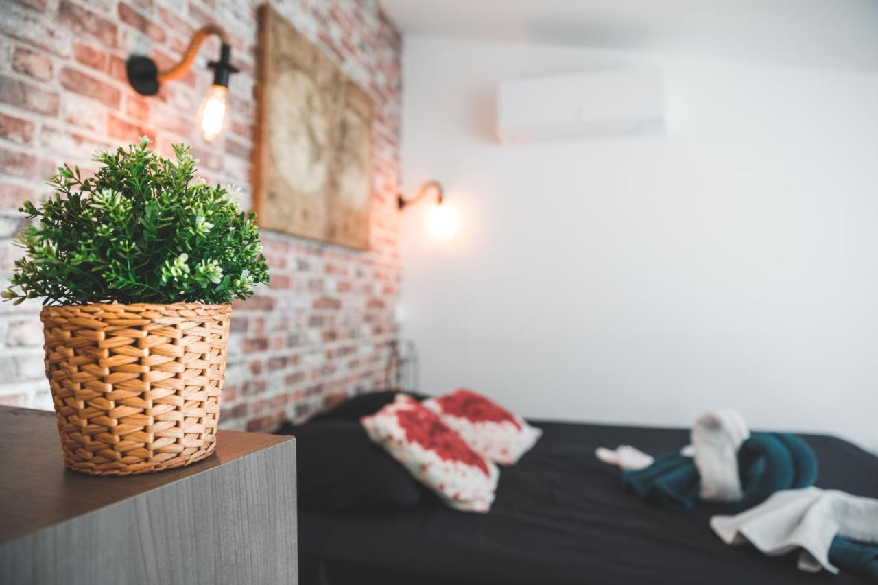 Love Loft Spa Ambronay Dış mekan fotoğraf